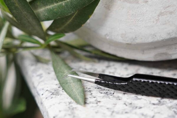 Pensetă curbată extensii de gene Black Fantasy - Lashes Design - imagine 5
